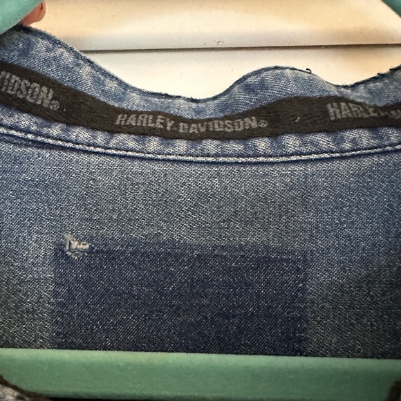 VINTAGE Men’s Harley Davidson Sleeveless Denim Shirt - Picture 4 of 5